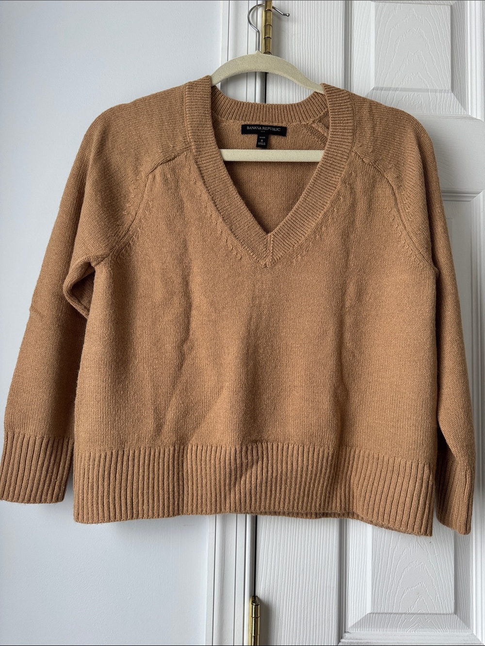 Banana Republic Tan V-Neck Women's Sweater